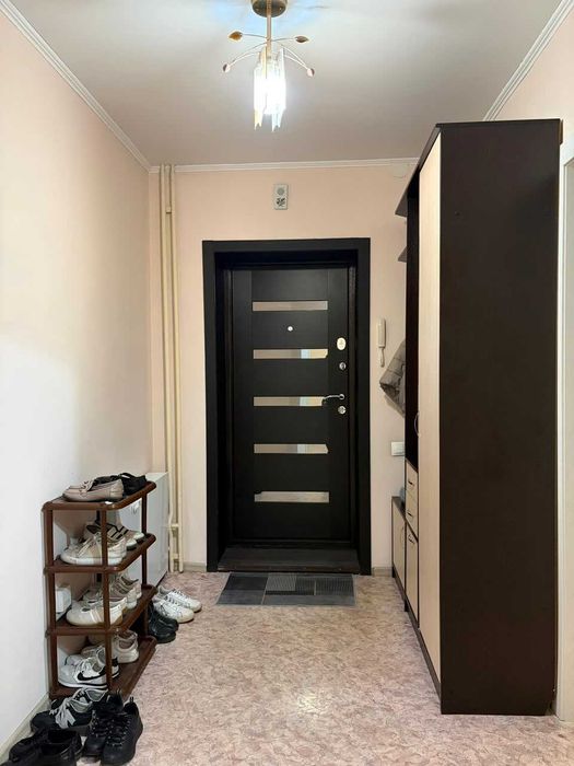 Продам 2-ух комнатную квартиру