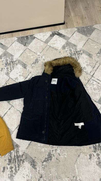 Две куртки мужские