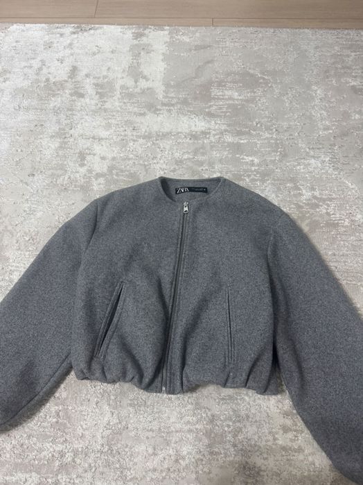 Бомбер/куртка Zara