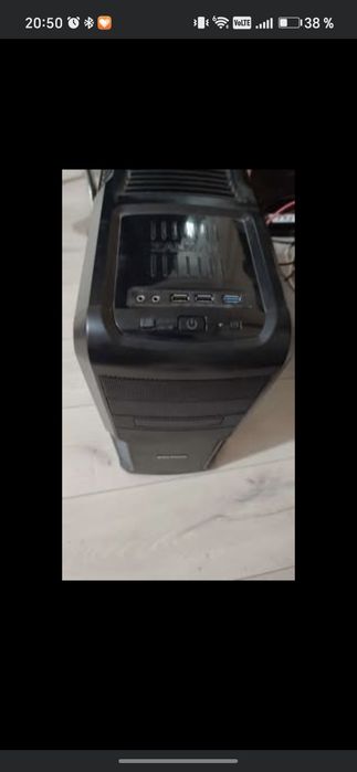 Vând PC Gaming .