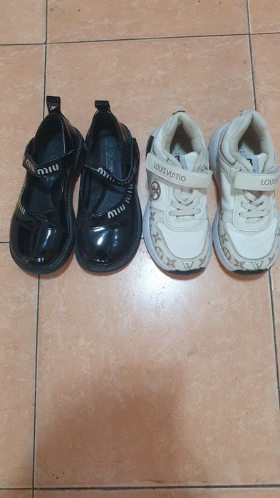 Детские туфельки и кроссовки для девочек