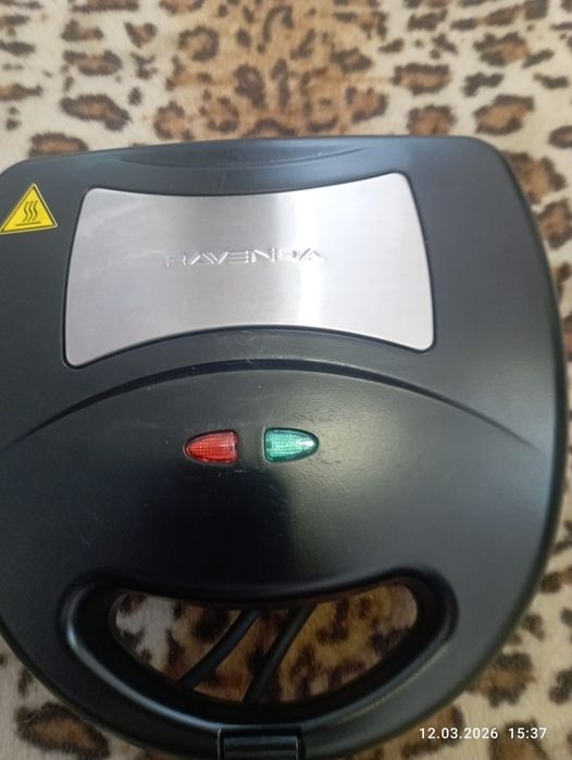 Срочно продам вафельницу