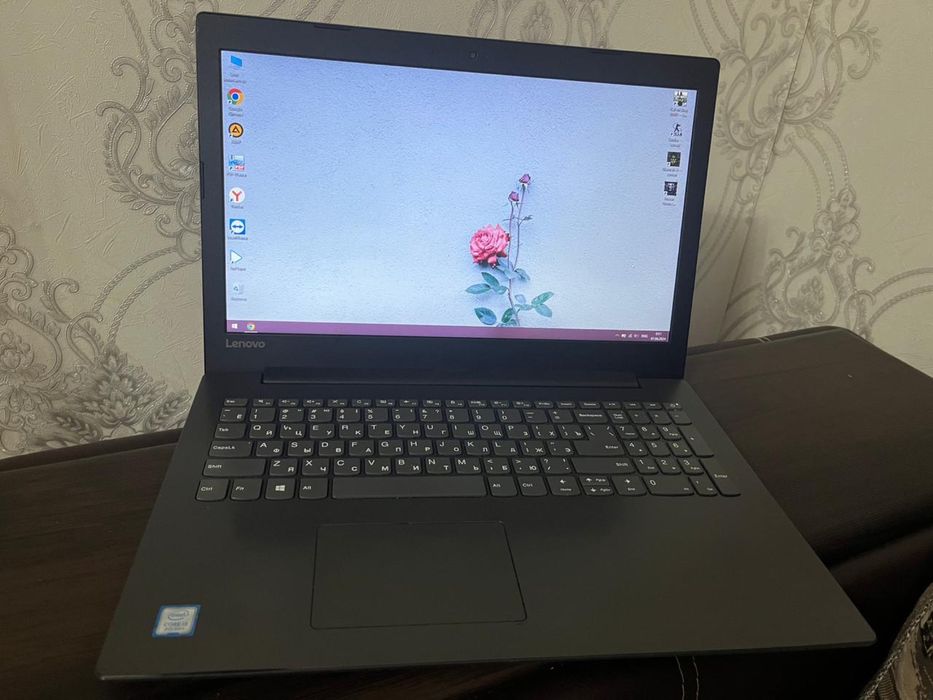 Ноутбук (core i3) в отличном состояний