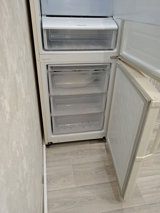 Продам холодильник в отличном состояние.