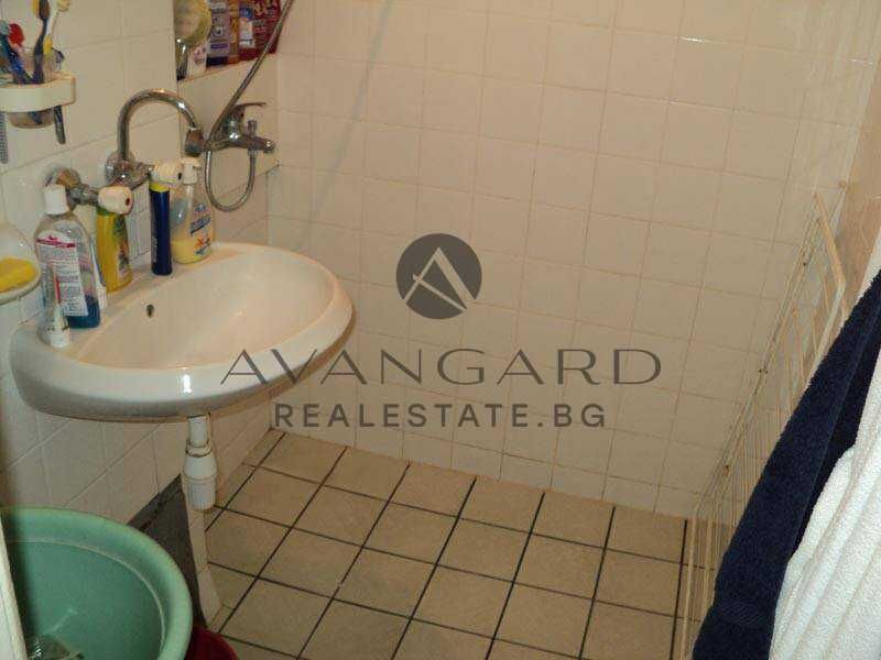 Продава се Тристаен апартамент в Пловдив, Изгрев - 84 кв.м за 785 €/кв.м - Снимка #2