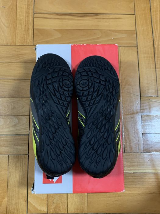 Стоножки Lotto Maestro 700 III Juniour 38 номер