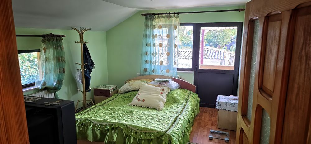 Casa de vânzare,  Cârcea