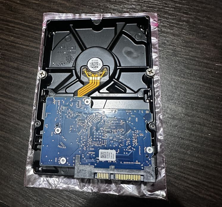 HDD Toshiba 1T nefolosit