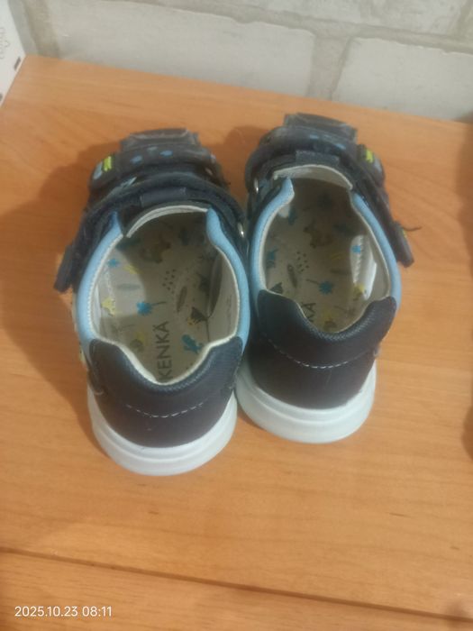 Продам сандали 3000