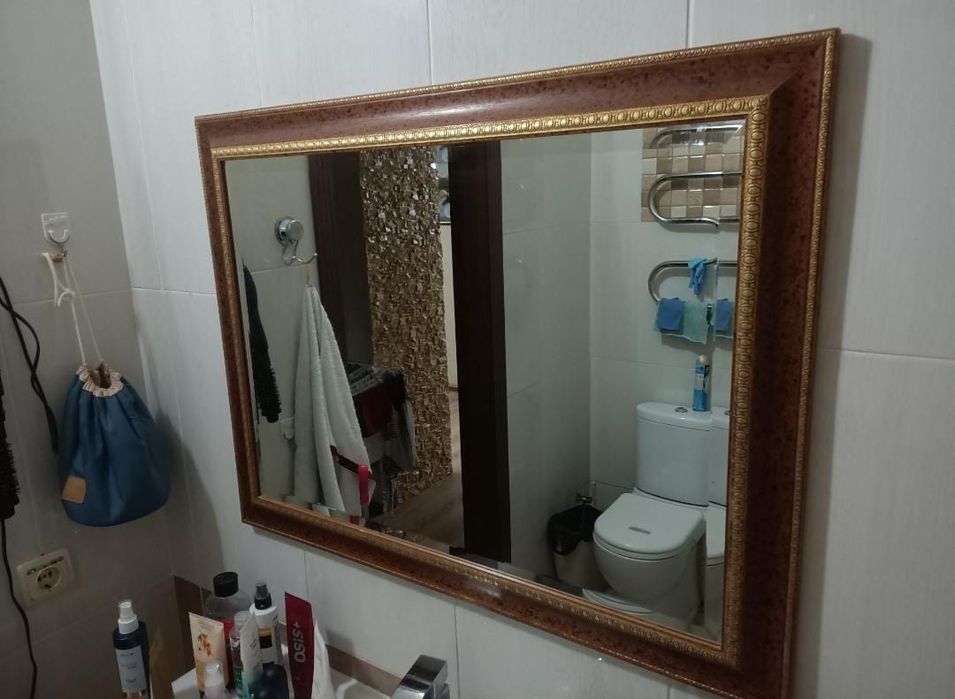 Зеркало в хорошем состоянии, б/у