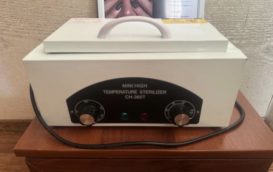 Срочно продам Всё для маникюра,