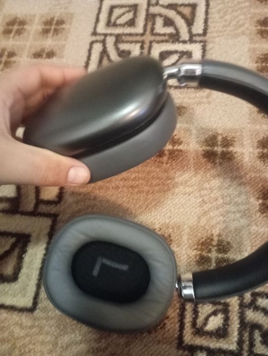 Науошник с микрофоном