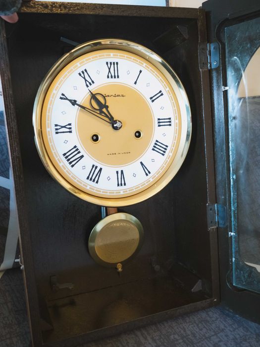 Ceas de perete cu pendul , rusesc