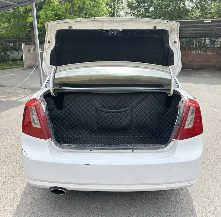 Lacetti 1.8 Avtomat, Full (suyegi butun, kraska, chaqa-chuqasi bor)