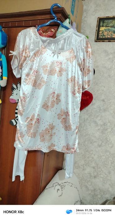 Продаю женские вещи в отличном состоянии очень красиво смотрится