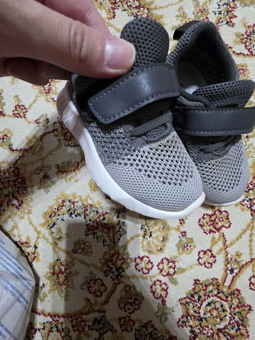 Детские кроссовки