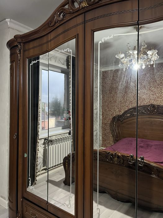 Продается спальный гарнитур