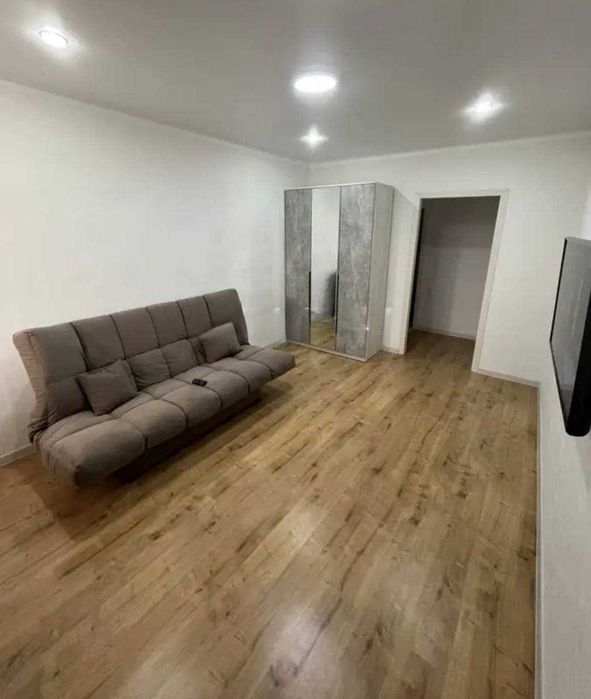 Продам однокомнатную квартиру в аэропорту