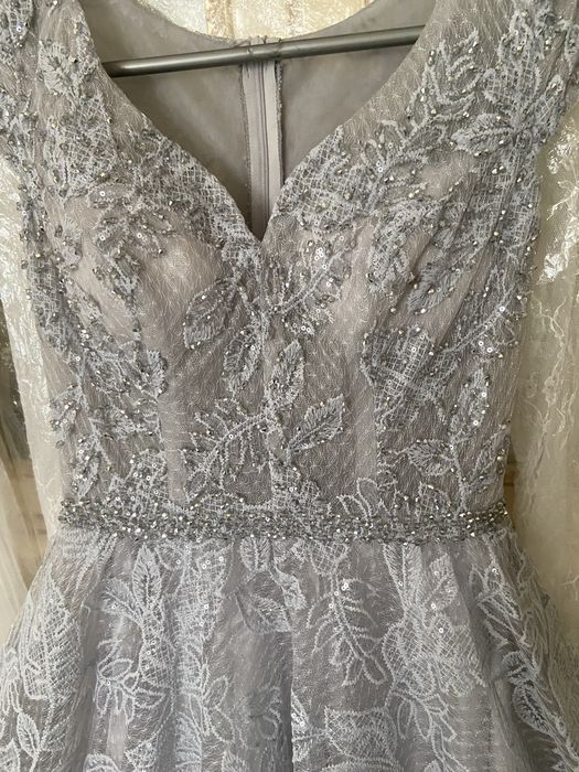 Продам новое платье