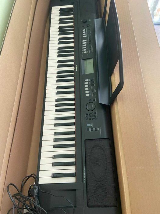 Синтезатор  Yamaha