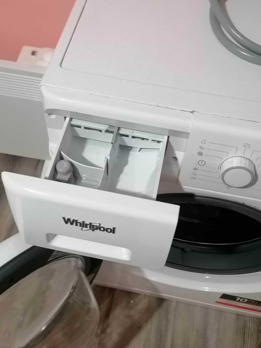 пералня Whirlpool 8 кг като нова, с 2 и 6 години оставаща гаранция