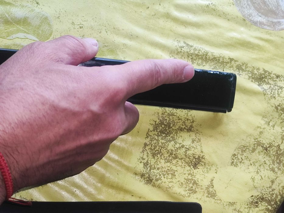 Лайсни за Mercedes C- класа W205/S205-2бр. За предно стъкло, черни.