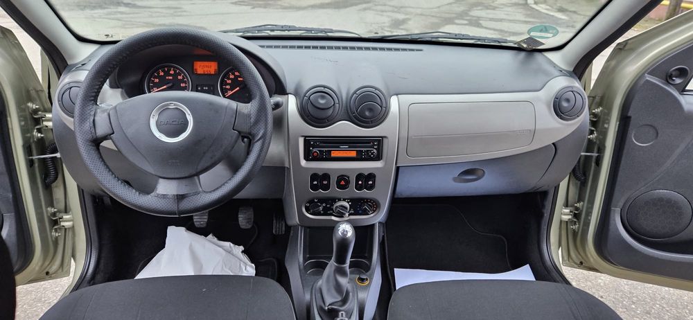 Dacia Sandero 2009 motor1.4 benzina AC ,servo,pret 2400€ negociabil