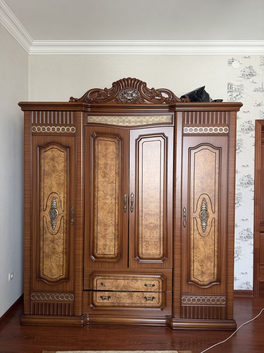 Продам спальный гарнитур