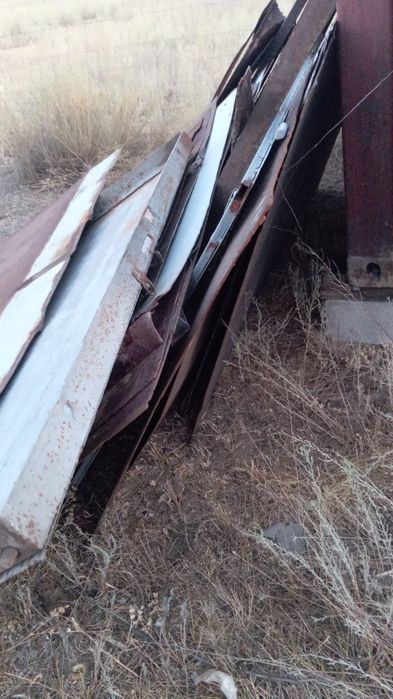 Продам железо листовое , гаражное
