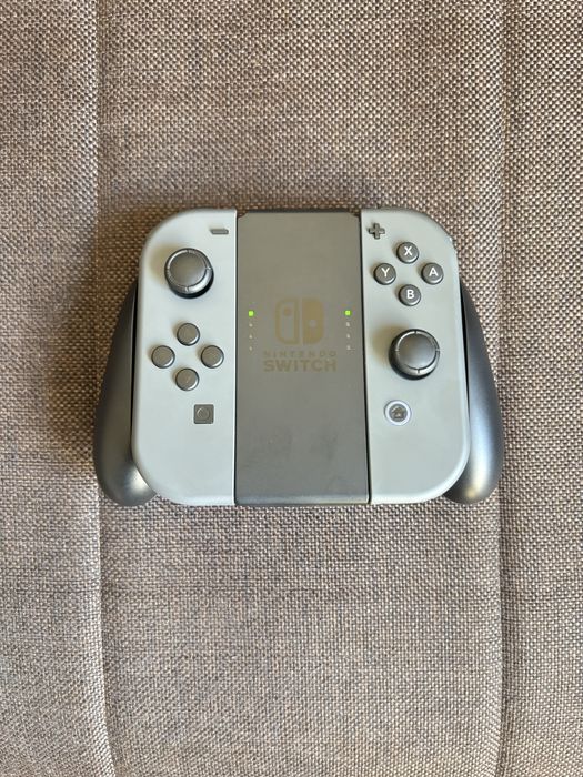 Vand consola Nintendo Switch !