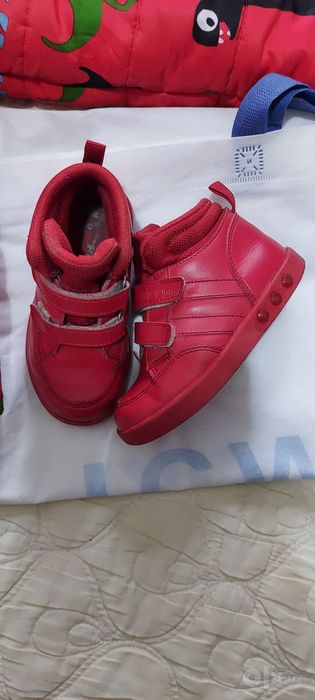 Продам куртки фирменные