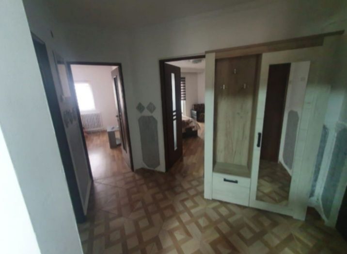 Ofer spre închiriere apartament 2 camere in zona centrală