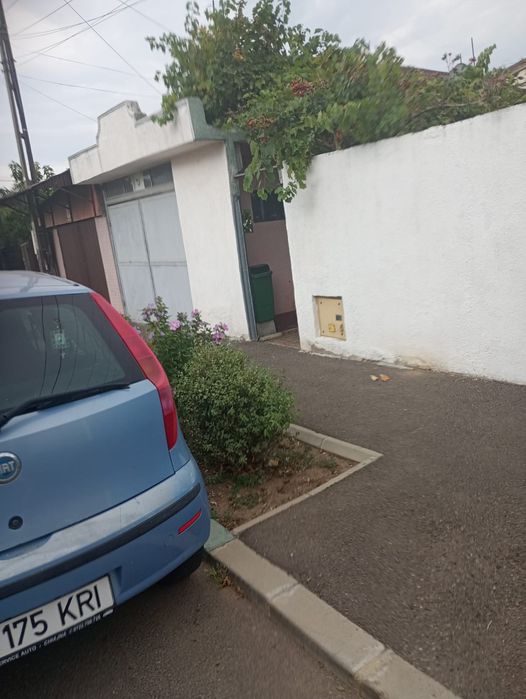 Se închiriază o parte dintr-o casă la Roșu