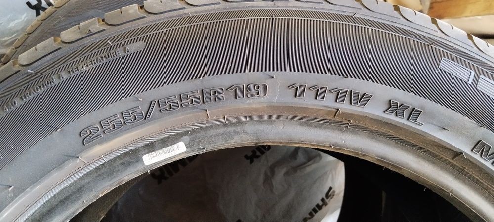 Продам шины на 19