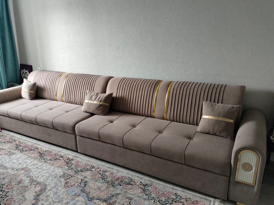 Продаю диван  4 метра