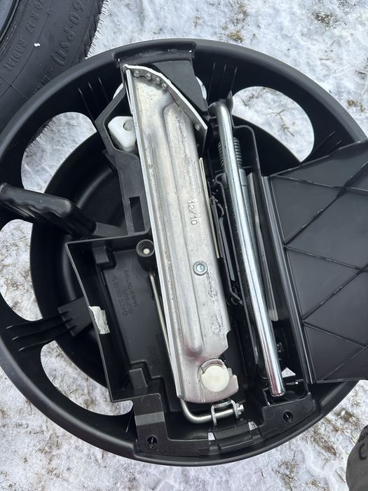 Авариен комплект Mercedes E class W212 патерица крик ключ мерцедес