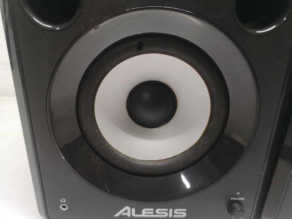 Тонколони - Alesis elevate 5