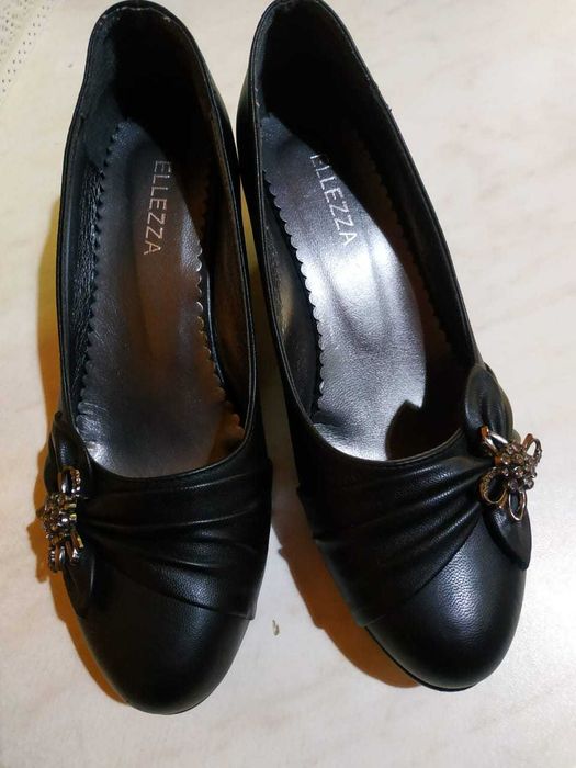 Красивые новые туфли за 4000 тенге