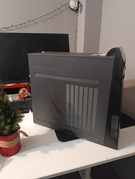 Настолен Компютър