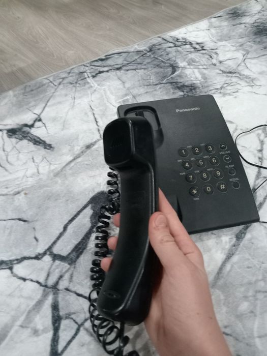 Продаю домашний телефон