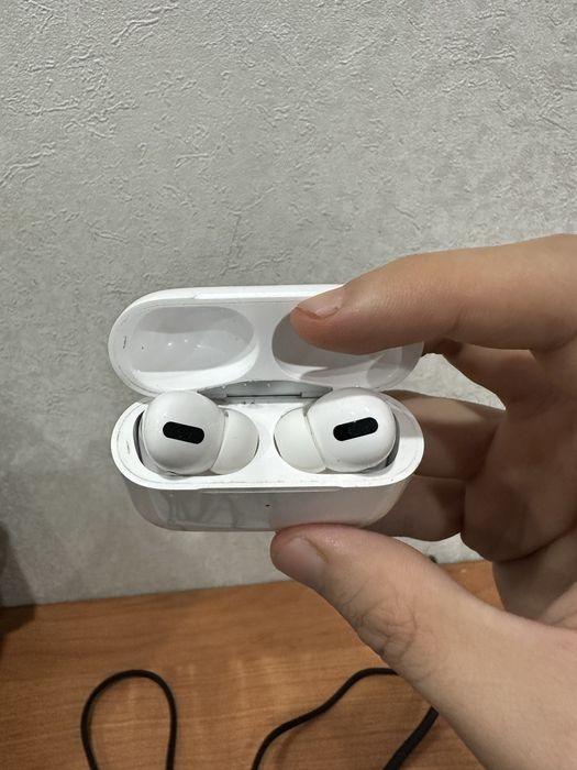 Продам AirPods Pro (оригинал)