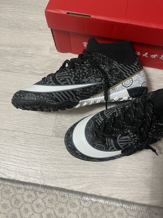 Кросовки для футбола