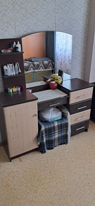 Продам комот зеркало