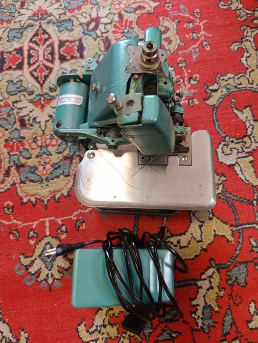 Швейная машинка оверлок