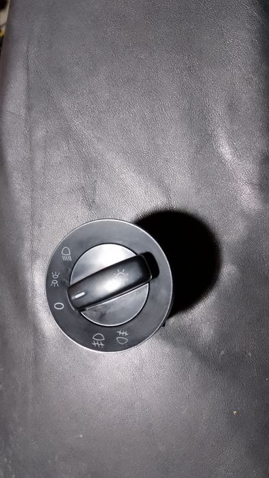 Vând plafon si piese de volzvagen Touran