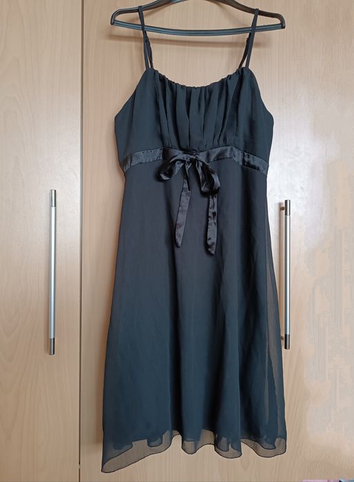 Официална черна рокля размер 38