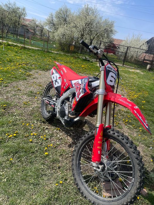 Cross Honda CRF 250 cm3