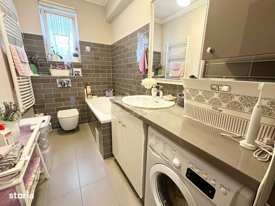 Apartament 3 camere de vanzare, la casa, zona Magheru