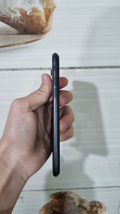 Iphone 7 32gb tel ideal srochni