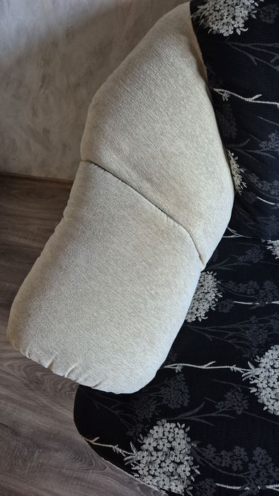 Продава запазен разтегателен  дивандиван